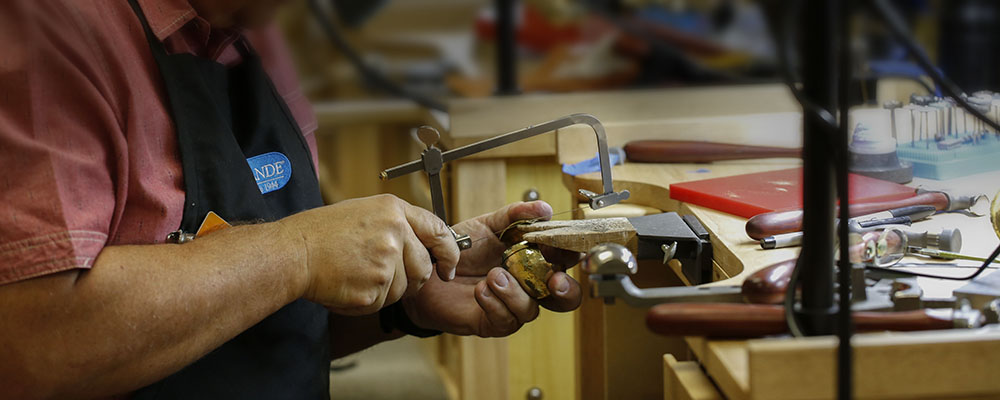 Essential Jewellery Polishing Tools - The Bench