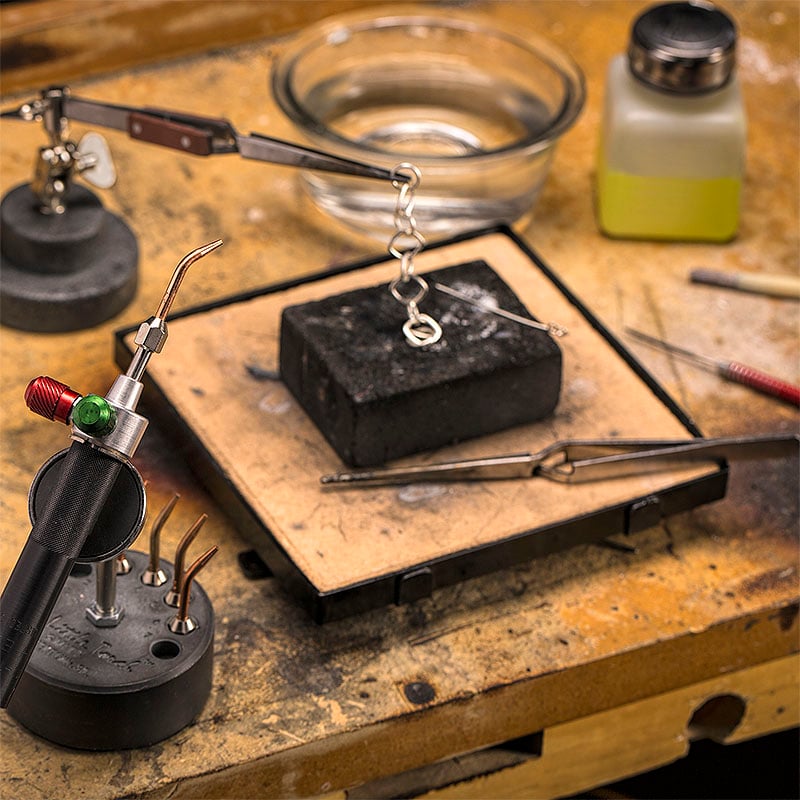 A Guide To Utilizing Silver Solder in Jewelry Making Applications